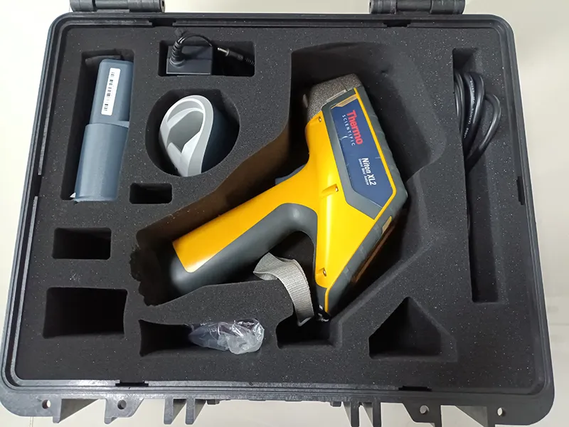 Metal material detector